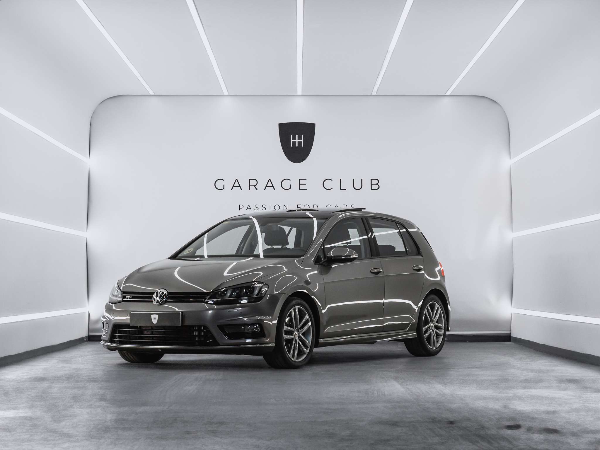 VOLKSWAGEN Golf (Golf VII 2.0 TDI 150 Sport by R-Line BMT) en Barcelona