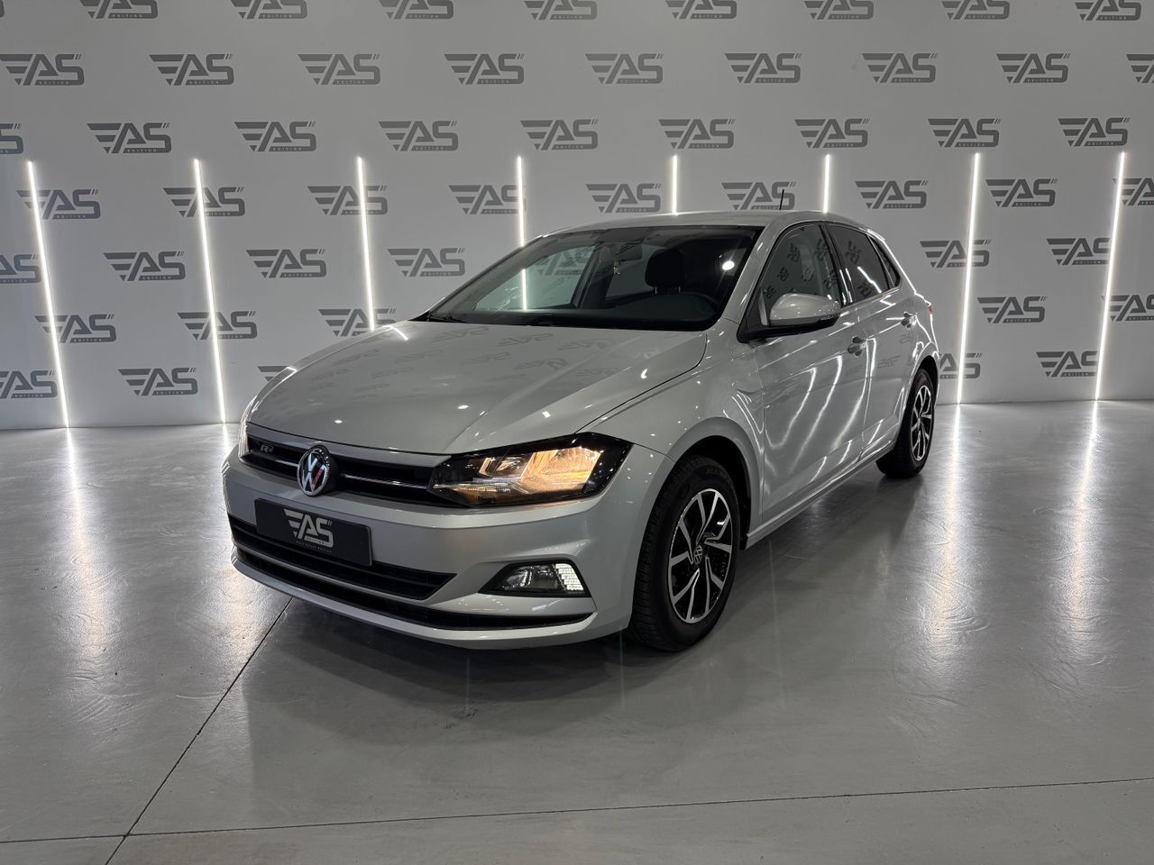 VOLKSWAGEN Polo (A-Polo 1.0 55kW (75CV) BMT) en Girona