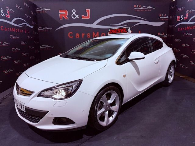 OPEL Astra (GTC 1.7CDTi S-S Sportive) en Madrid