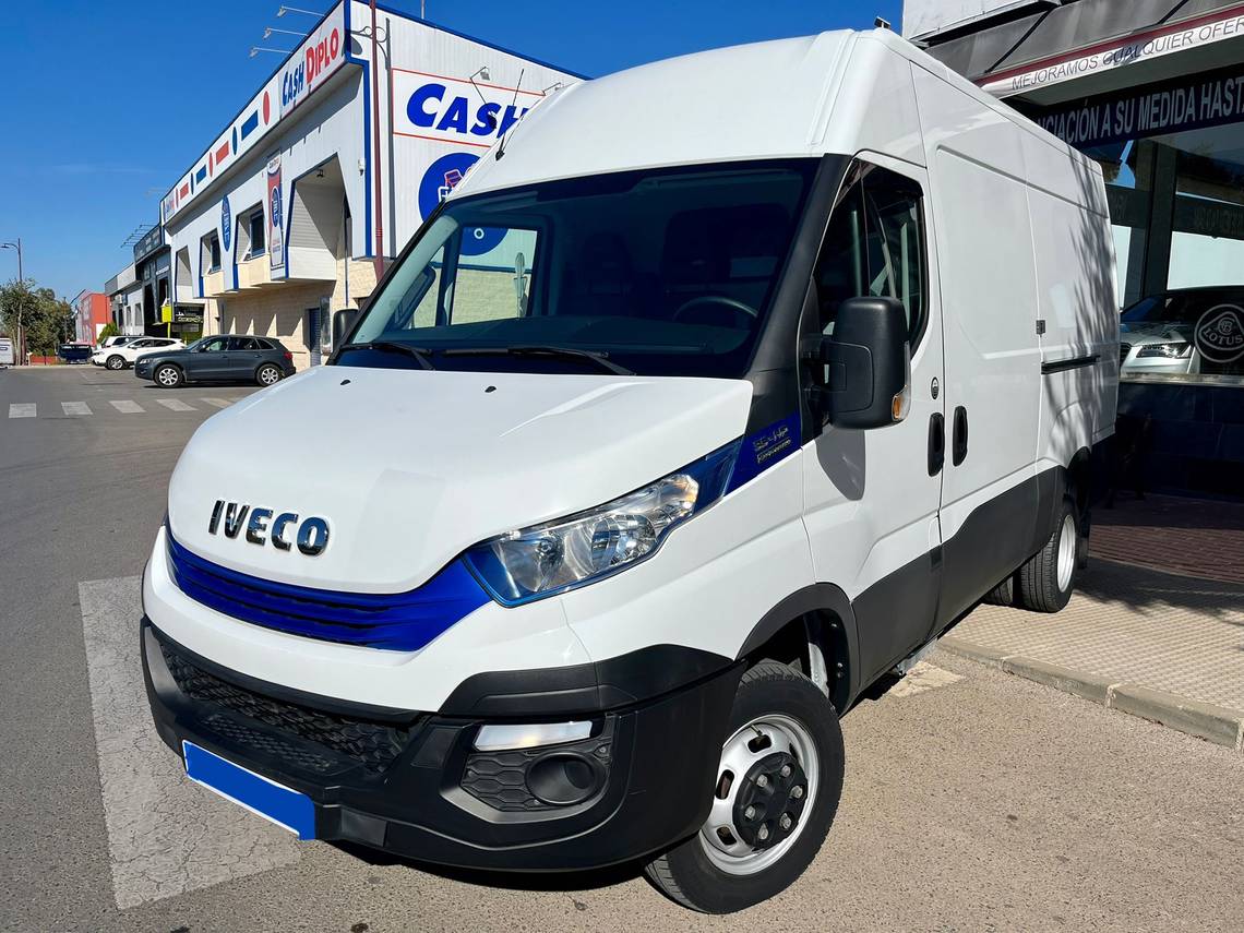 Foto del IVECO Daily Furgón 35C14 V 3520 H1 9.0 136
