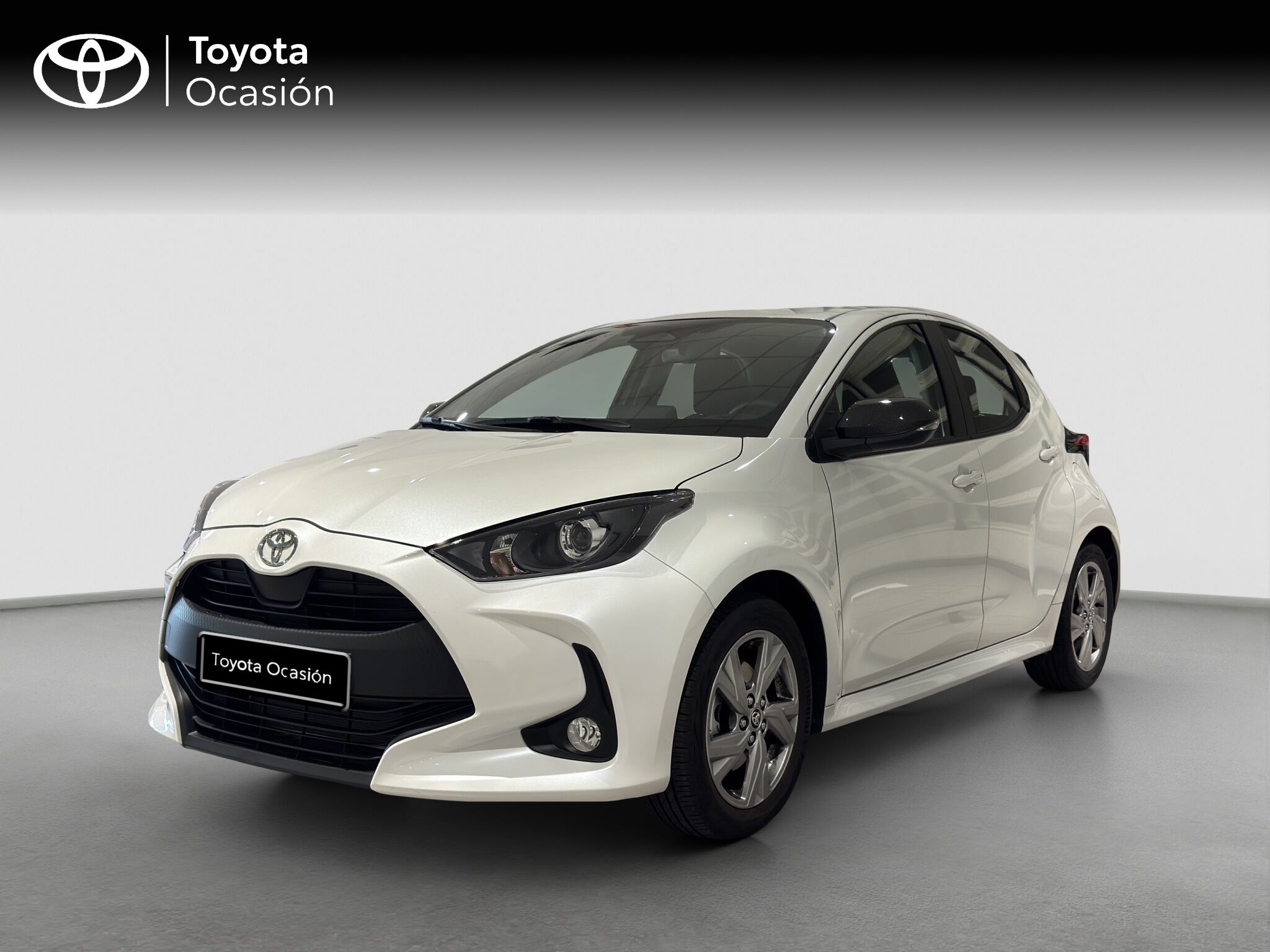 TOYOTA Yaris (1.5 VVT-I HEV ACTIVE PLUS 116 5P) en Barcelona