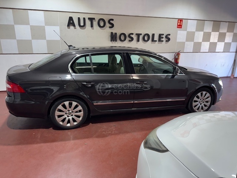 Foto del SKODA Superb 1.8 TSI Elegance DSG