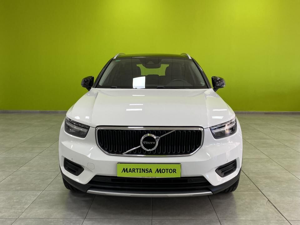 Foto del VOLVO XC40 T2 Momentum Pro Aut.