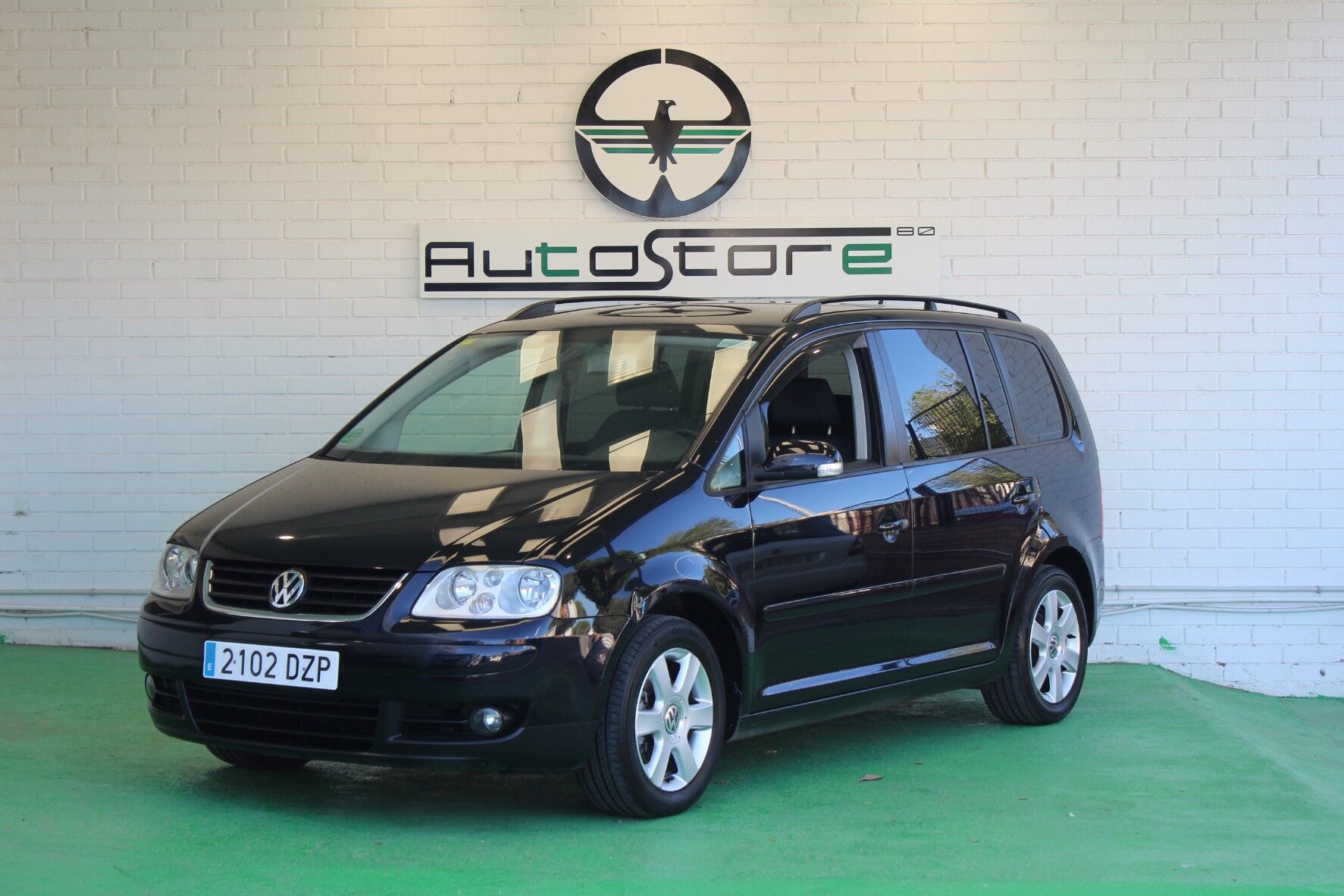 VOLKSWAGEN Touran (1.4 TSI 140 Highline) en Barcelona