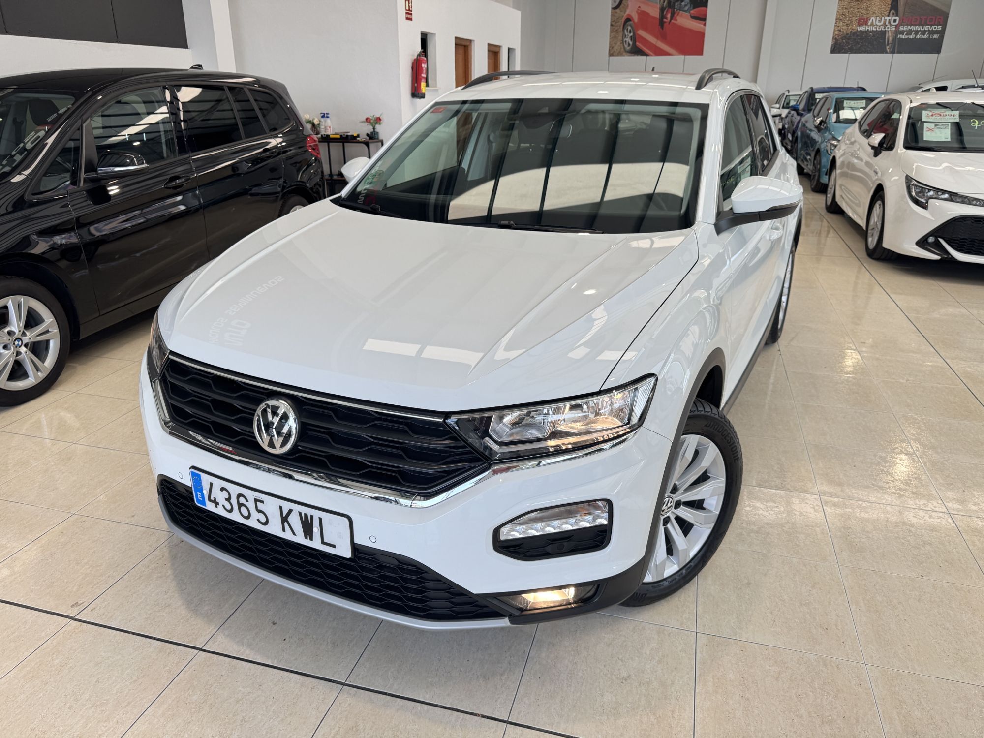 VOLKSWAGEN T-Roc (1.0 TSI Advance Style) en Málaga