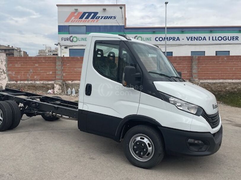 Foto del IVECO Daily Furgón 35C16 V 3520 H1 9.0 156