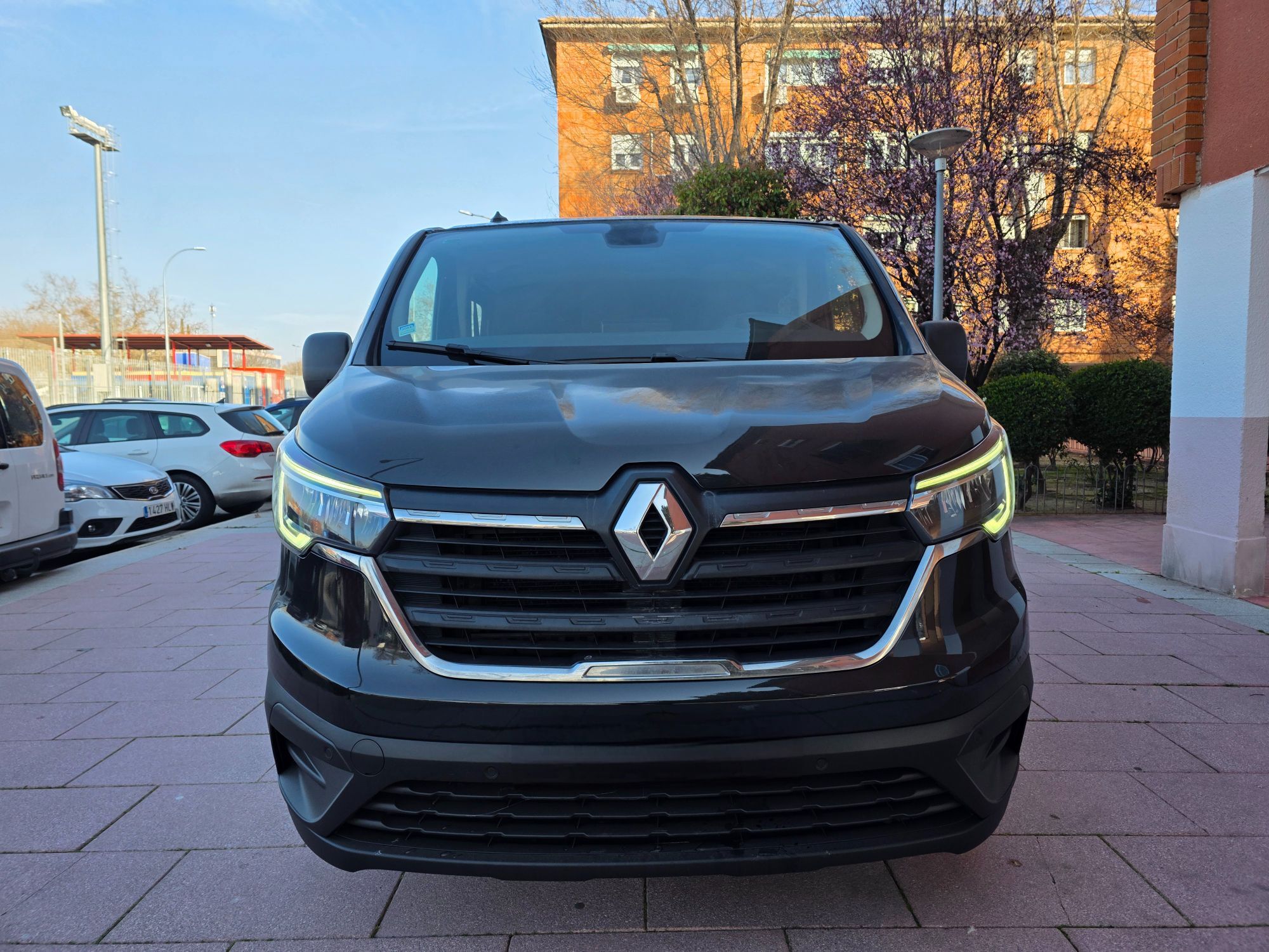 Foto del RENAULT Trafic Furgón Doble Cabina L2 BluedCi 96kW CU aumentada