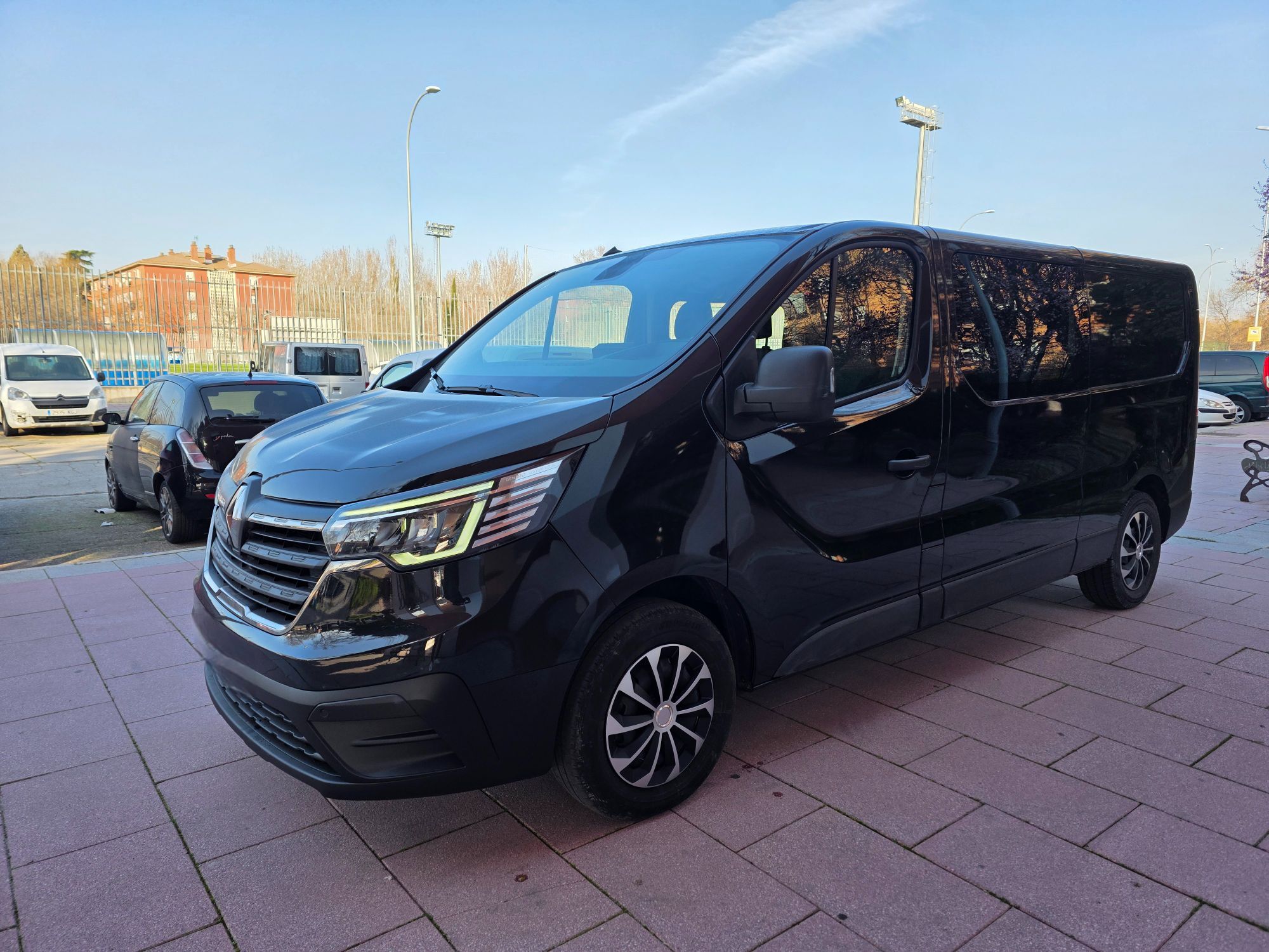Foto del RENAULT Trafic Furgón Doble Cabina L2 BluedCi 96kW CU aumentada