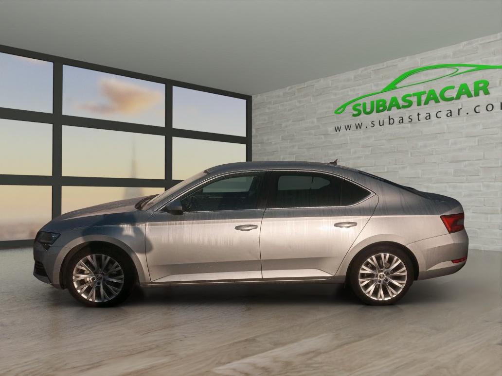 SKODA Superb (SuperB Style 1.4 TSI iV P-HEV 160kW DSG) en Madrid