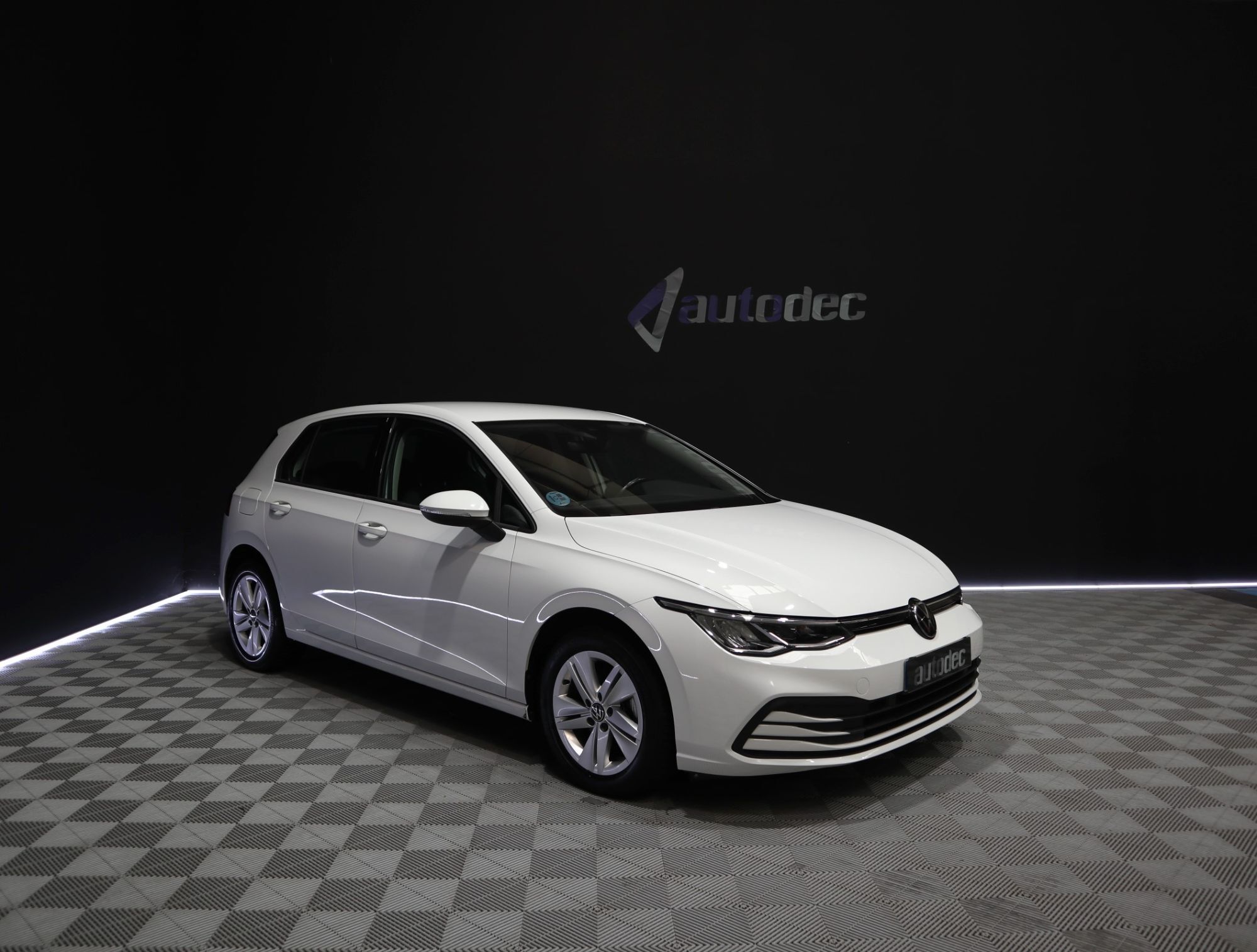 VOLKSWAGEN Golf (1.0 TSI Life 81kW) en Valencia