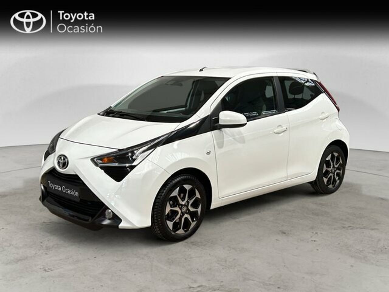 TOYOTA Aygo (5 Puertas x-play 70 Manual 5v) en Valencia