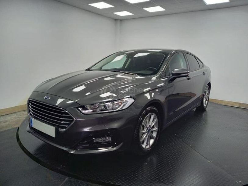 Foto del FORD Mondeo Sedán 2.0 HEV Titanium
