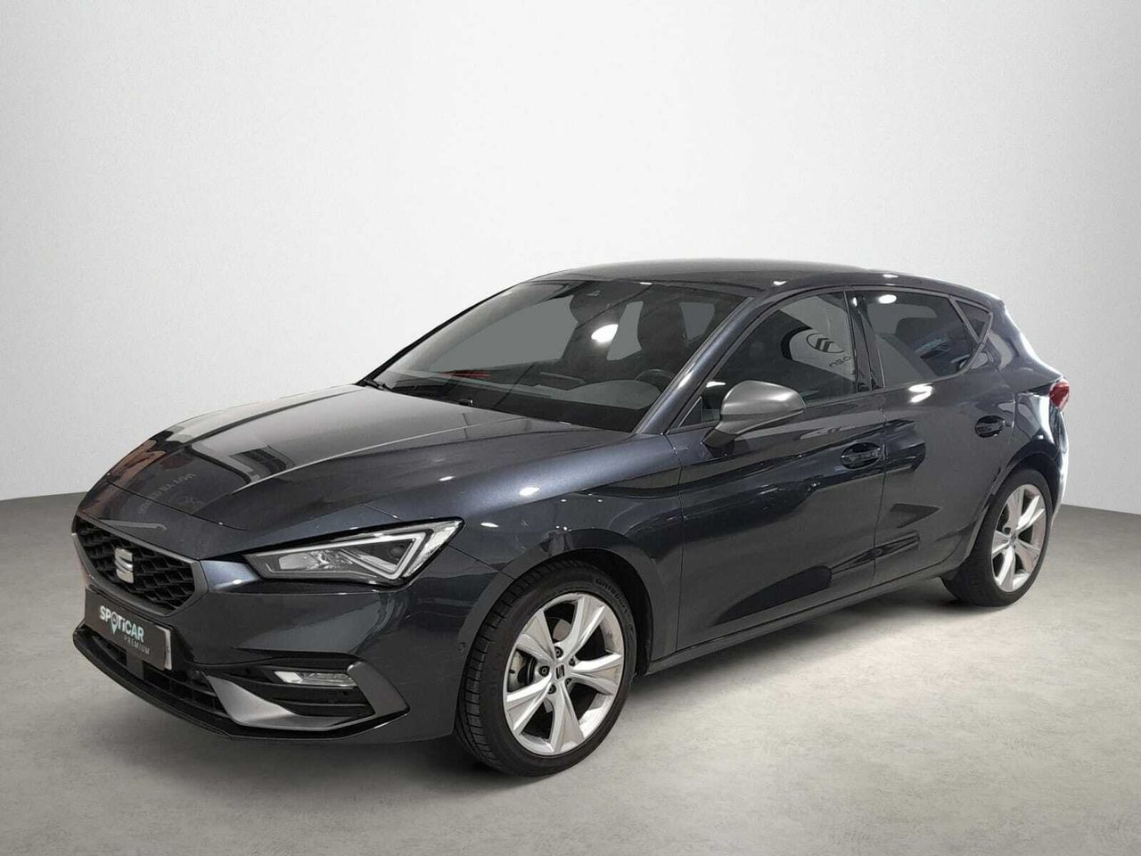 SEAT León (1.0 eTSI 81kW DSG-7 S&S FR 25 Aniv) en Barcelona