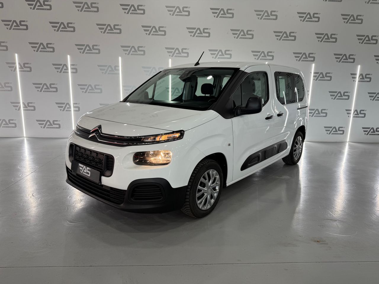 CITROEN Berlingo (Talla XL BlueHDi 100 FEEL) en Girona