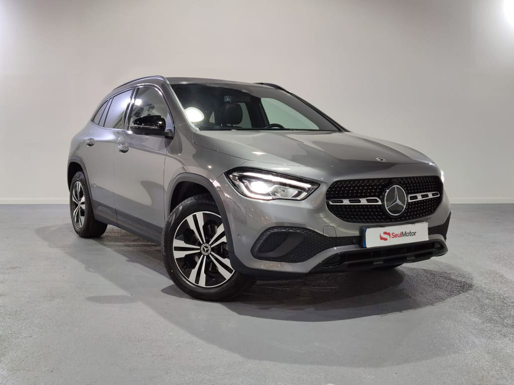 MERCEDES Clase GLA (GLA 200 7G-DCT) en Barcelona