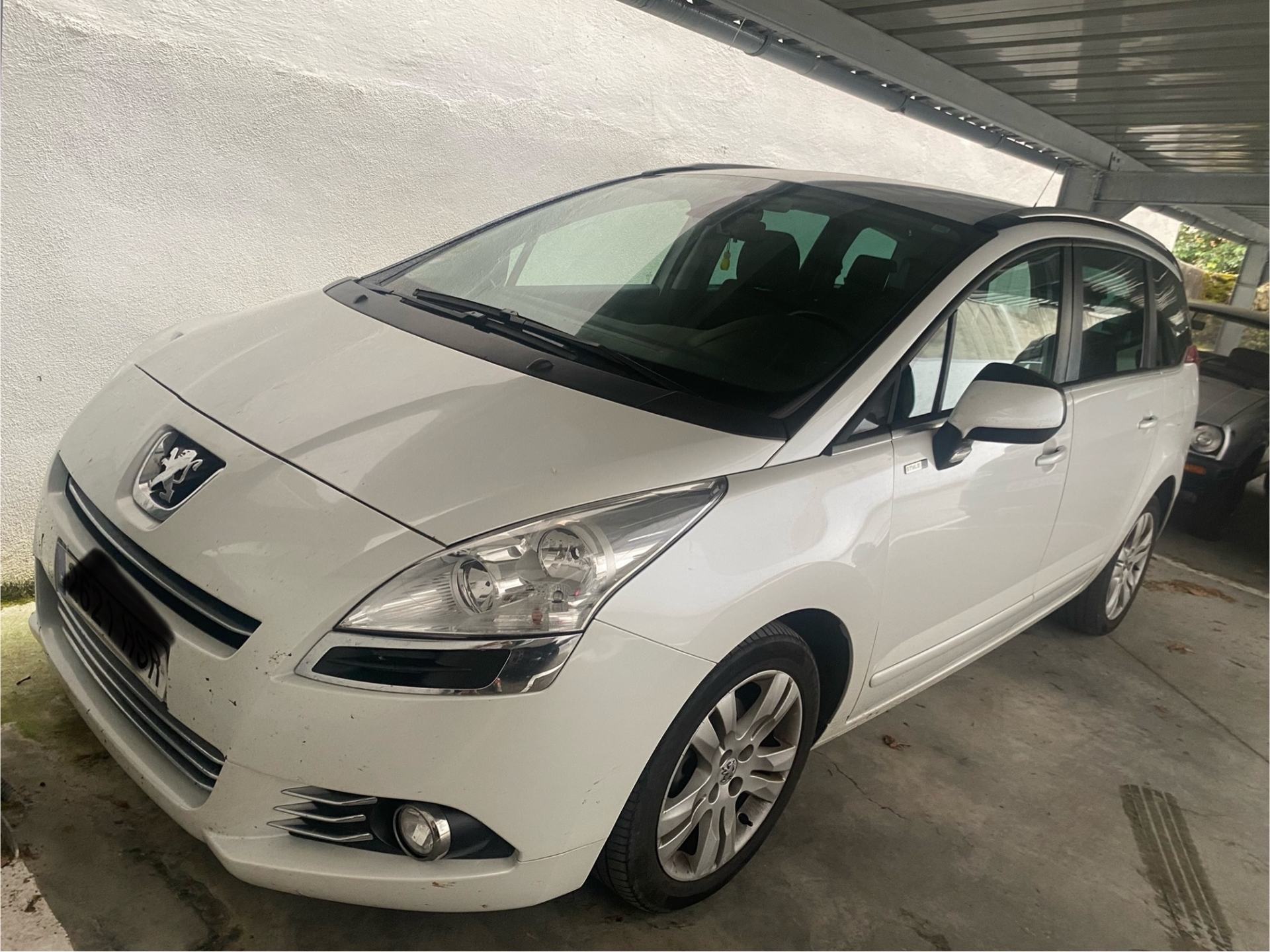 Imagen de PEUGEOT 5008