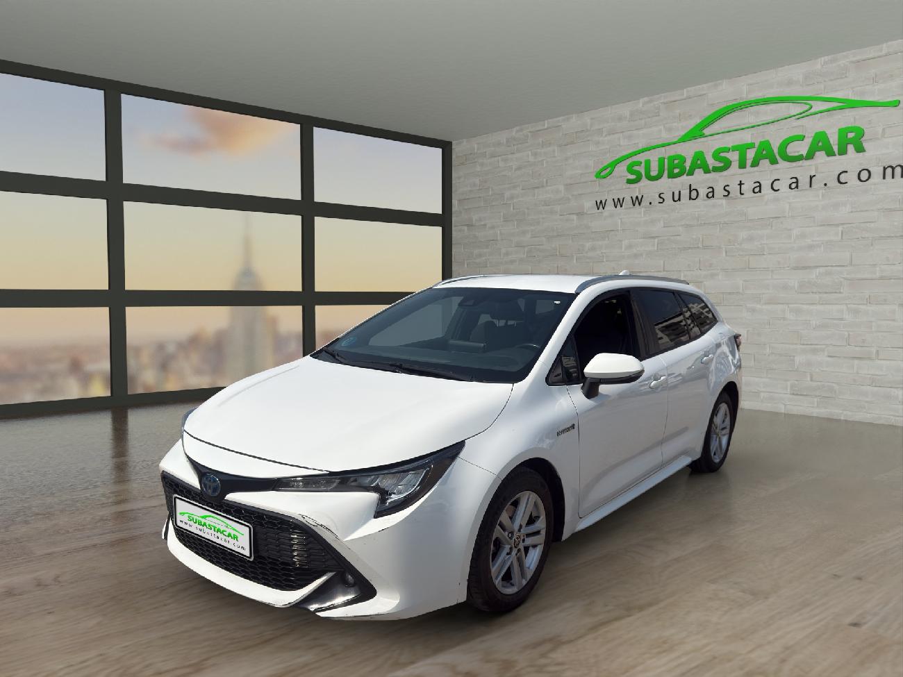 TOYOTA Corolla (Corolla  1.8 125H BUSINESS PLUS E-CVT TOU SPORT) en Madrid