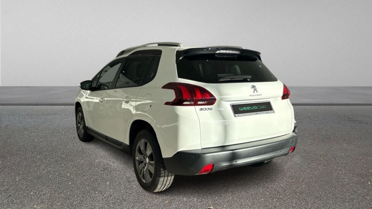 Foto del PEUGEOT 2008 1.2 PureTech S&S Signature 82