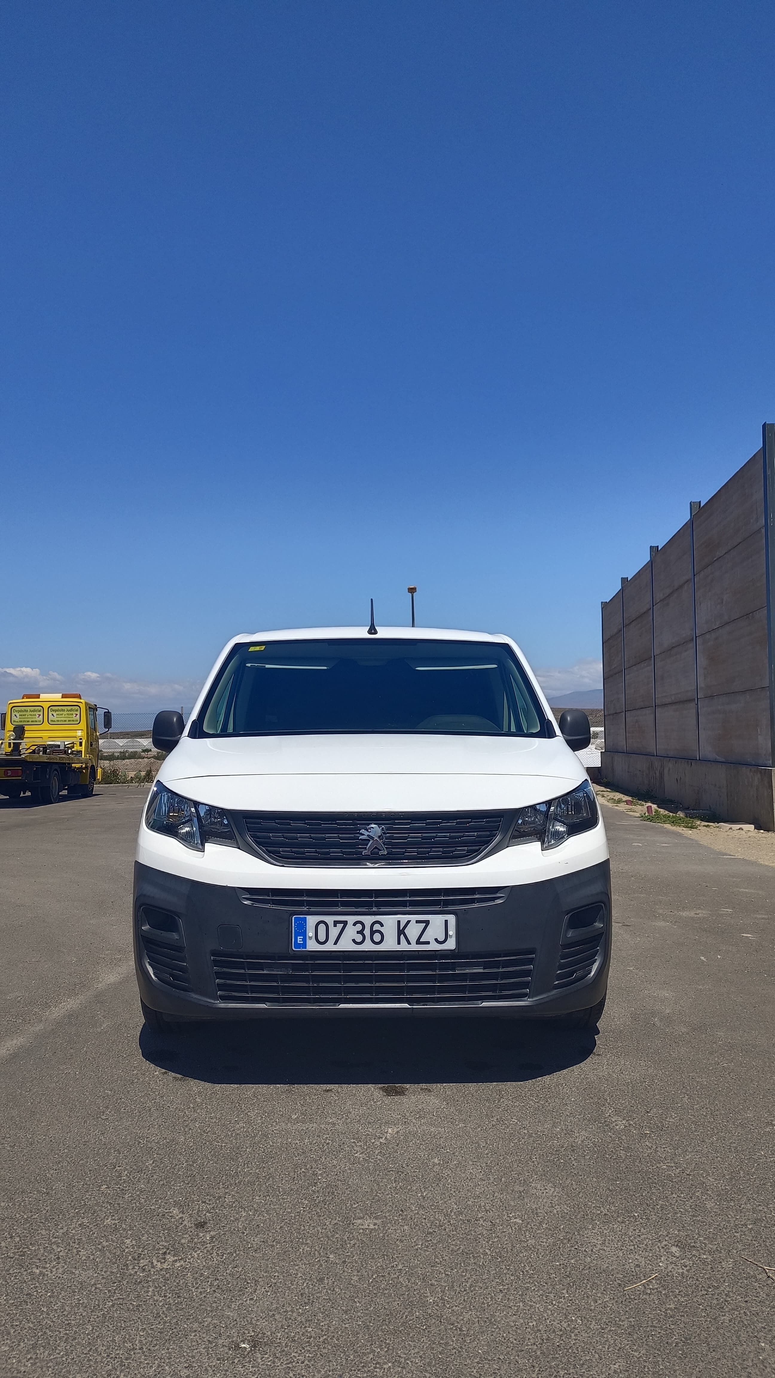 PEUGEOT Partner (Pro Standard 600kg BlueHDi 73kW) en Almería