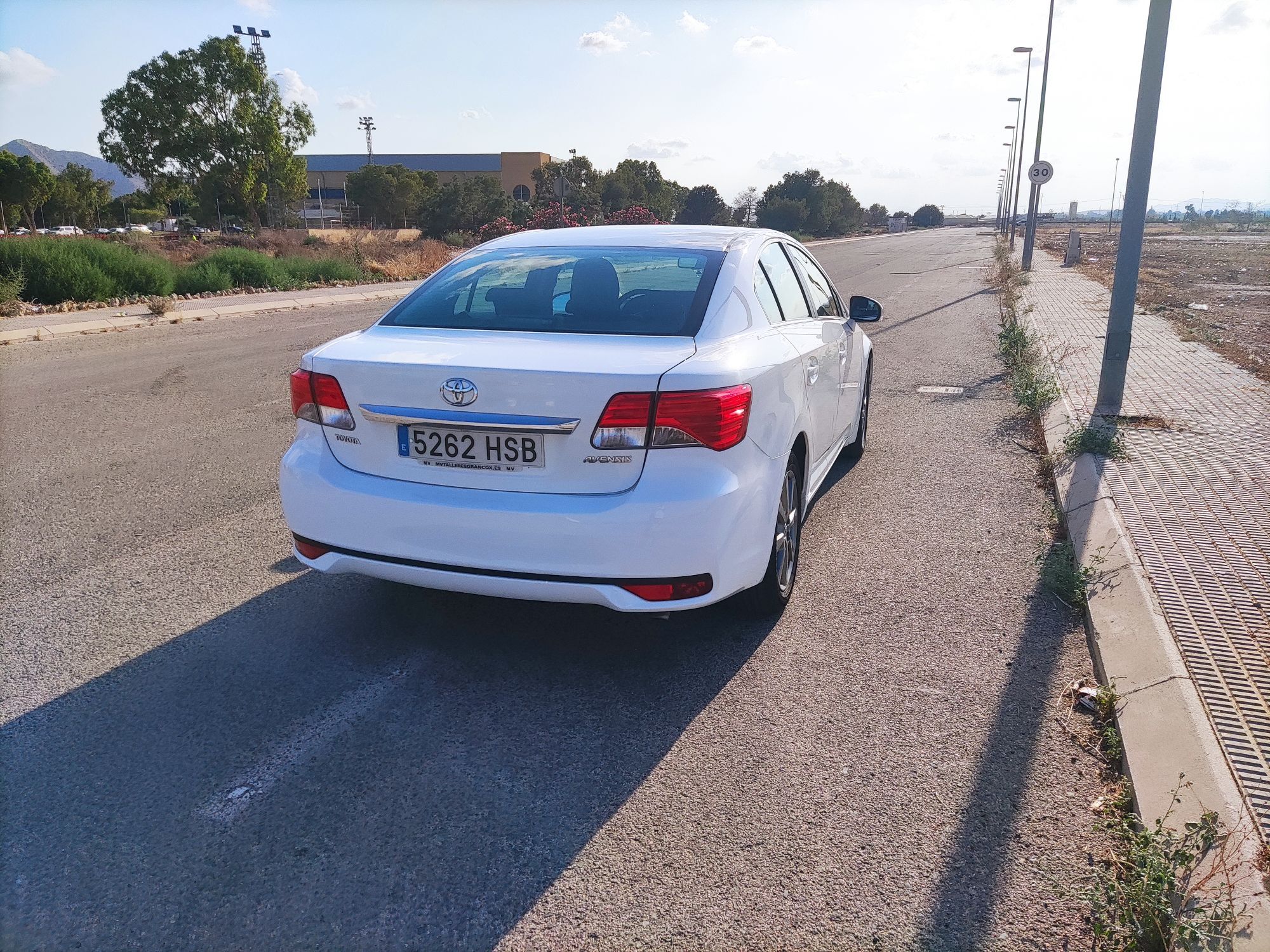 Foto del TOYOTA Avensis 120D Advance