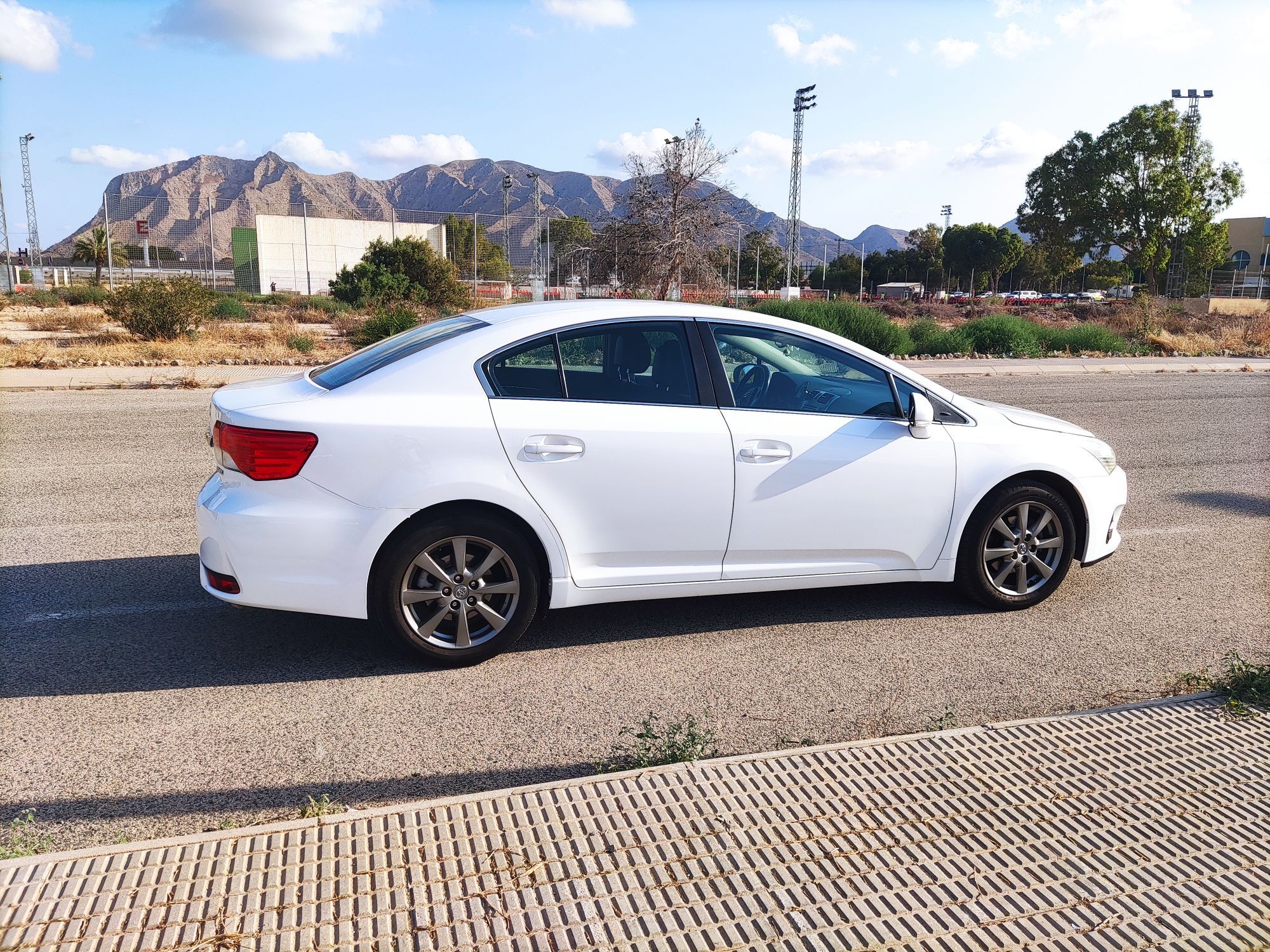 Foto del TOYOTA Avensis 120D Advance