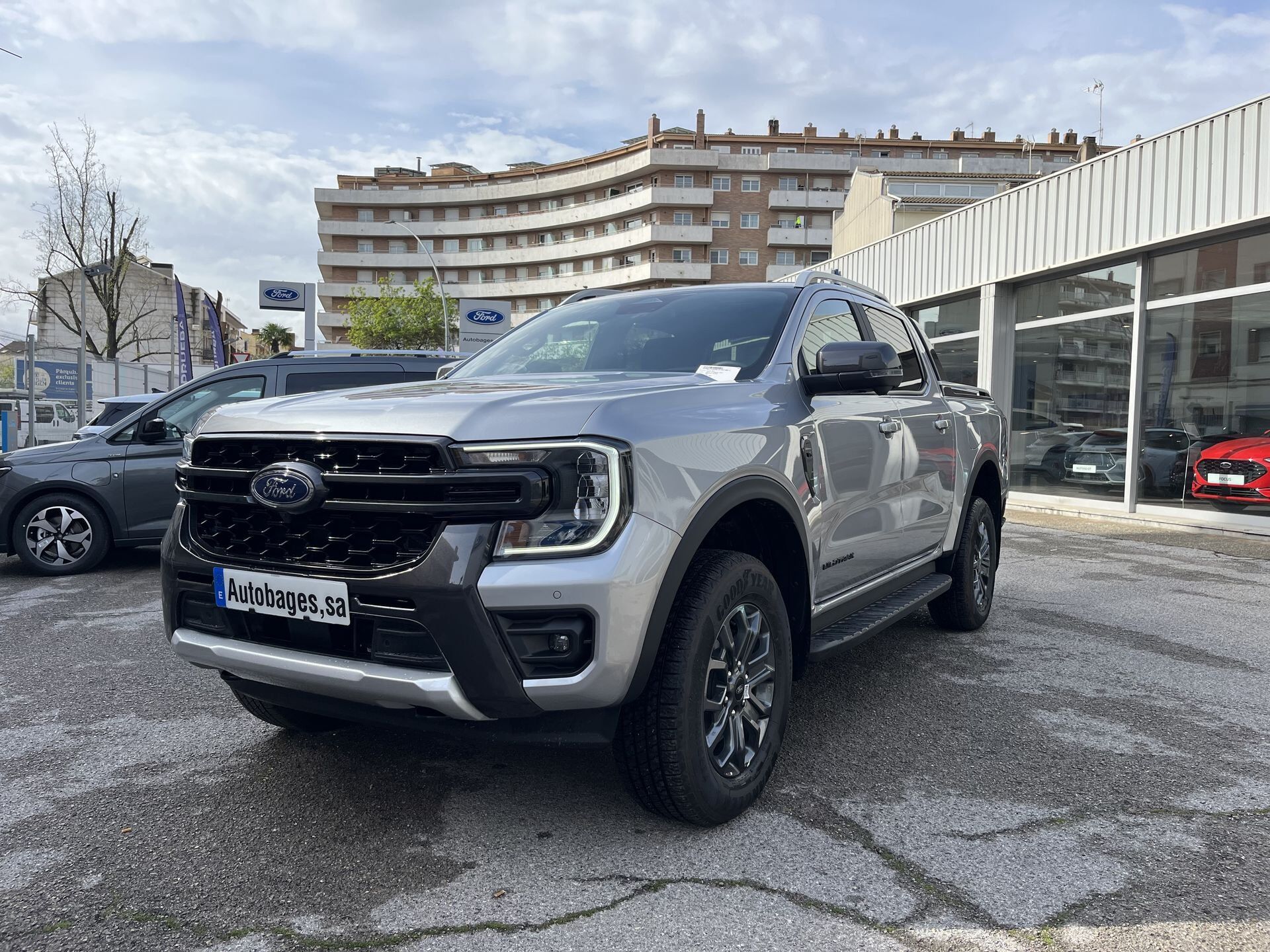 FORD Ranger (3.0 Ecoblue 240cv AT e-AWD Wildtrack) en Barcelona