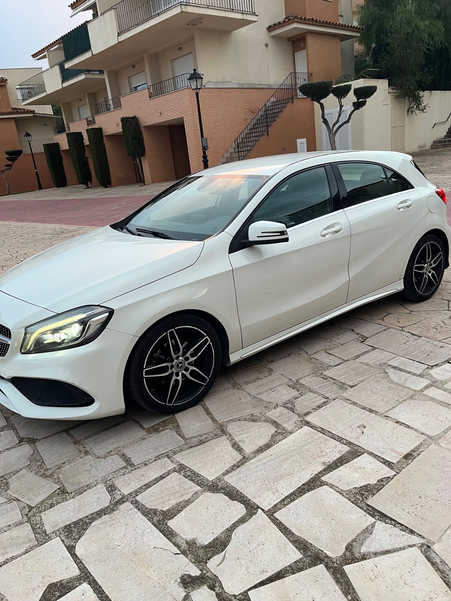 Foto del MERCEDES Clase A A 200d 7G-DCT