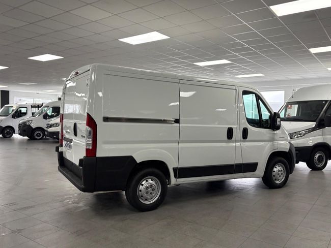 Foto del PEUGEOT Boxer Combi 2.2HDI 330 L1H1 100