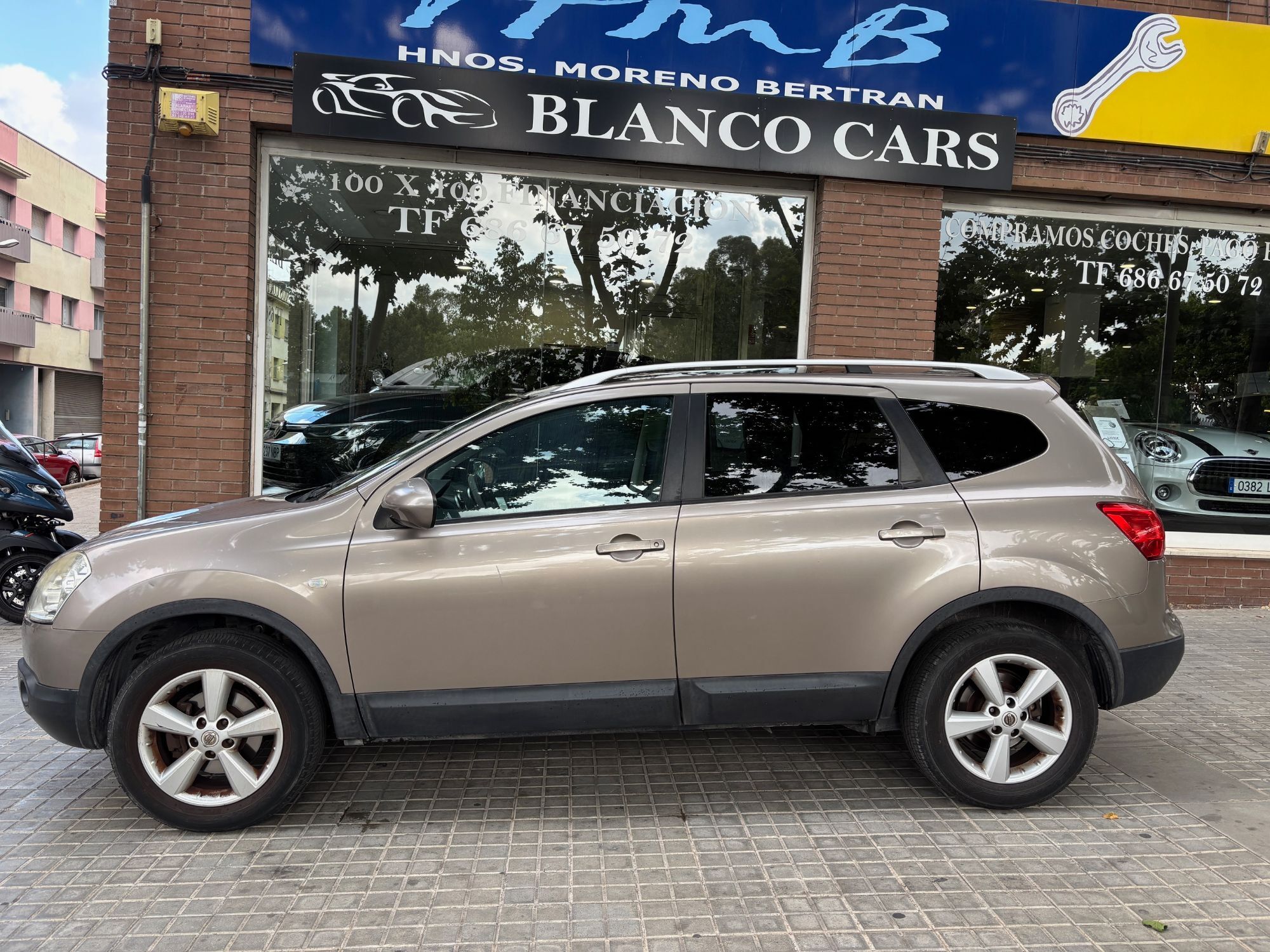 NISSAN Qashqai (Q+2 2.0 Tekna 4x2) en Barcelona
