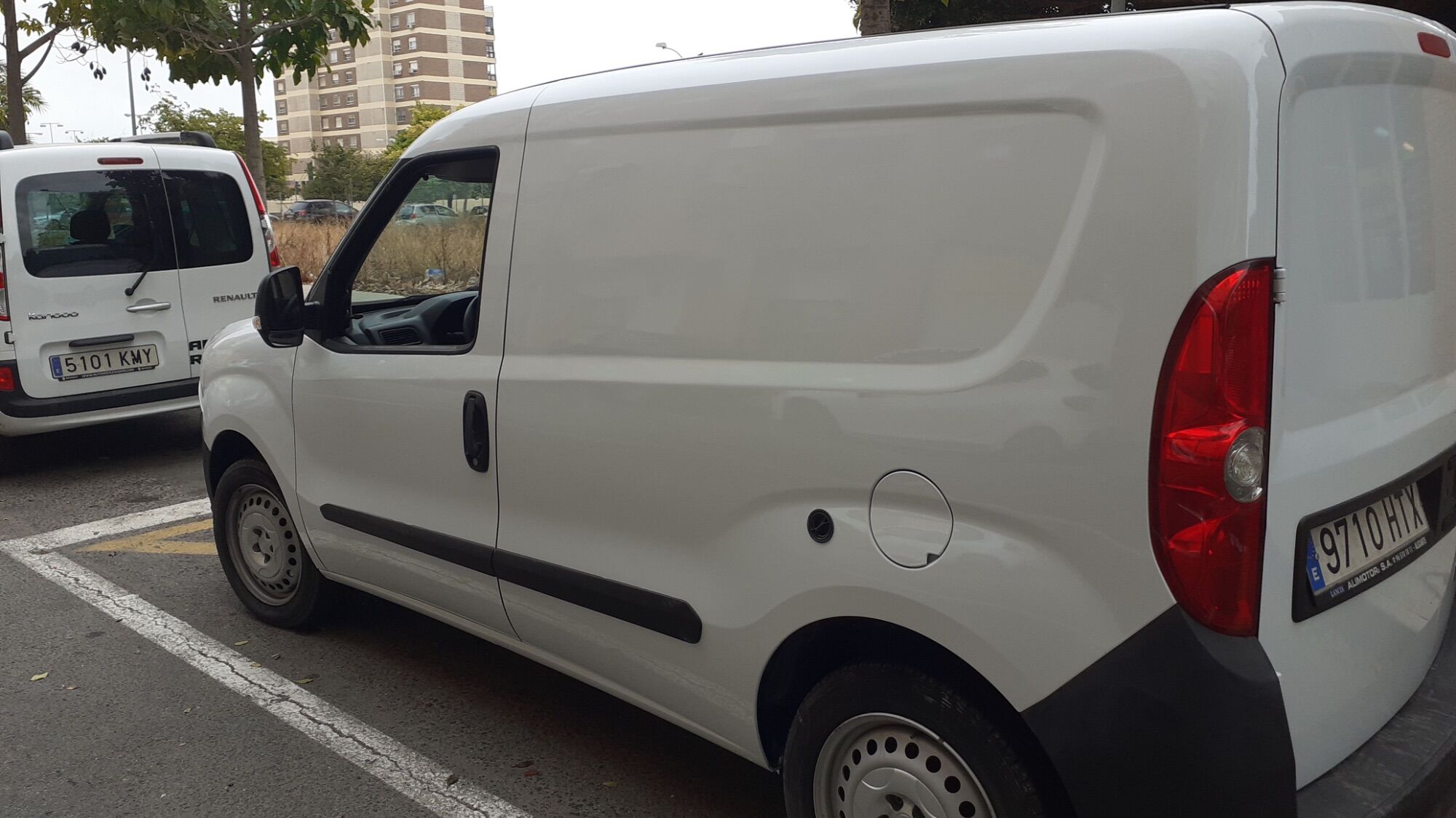 Foto del FIAT Dobló Cargo 1.4 T-Jet GNC Base E6