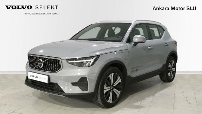 VOLVO XC40 (Recharge Core, T4 plug-in hybrid,Eléctrico/Gasolina, Bright) en