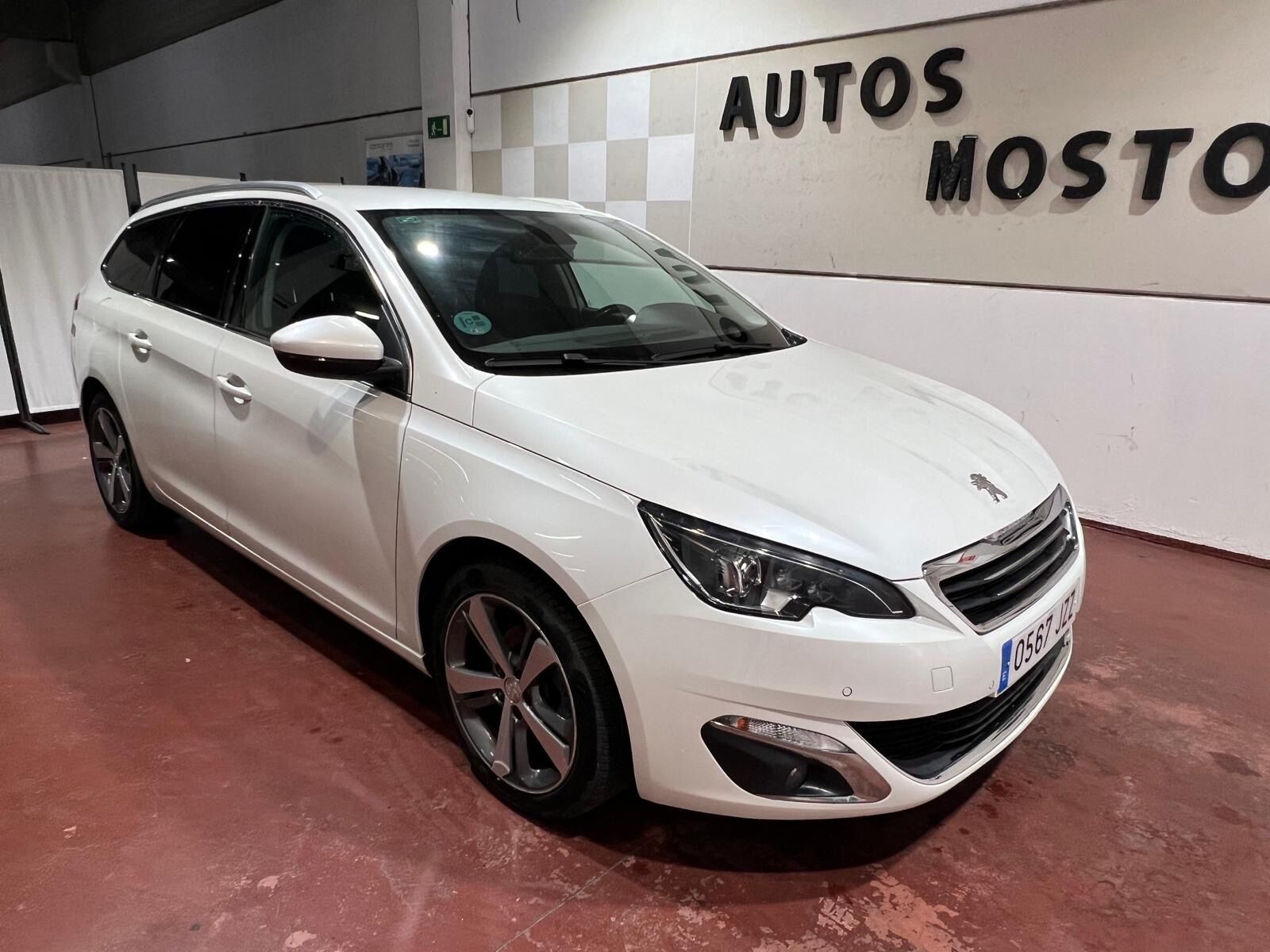 PEUGEOT 308 (1.2 PureTech S&S Allure 130) en Madrid