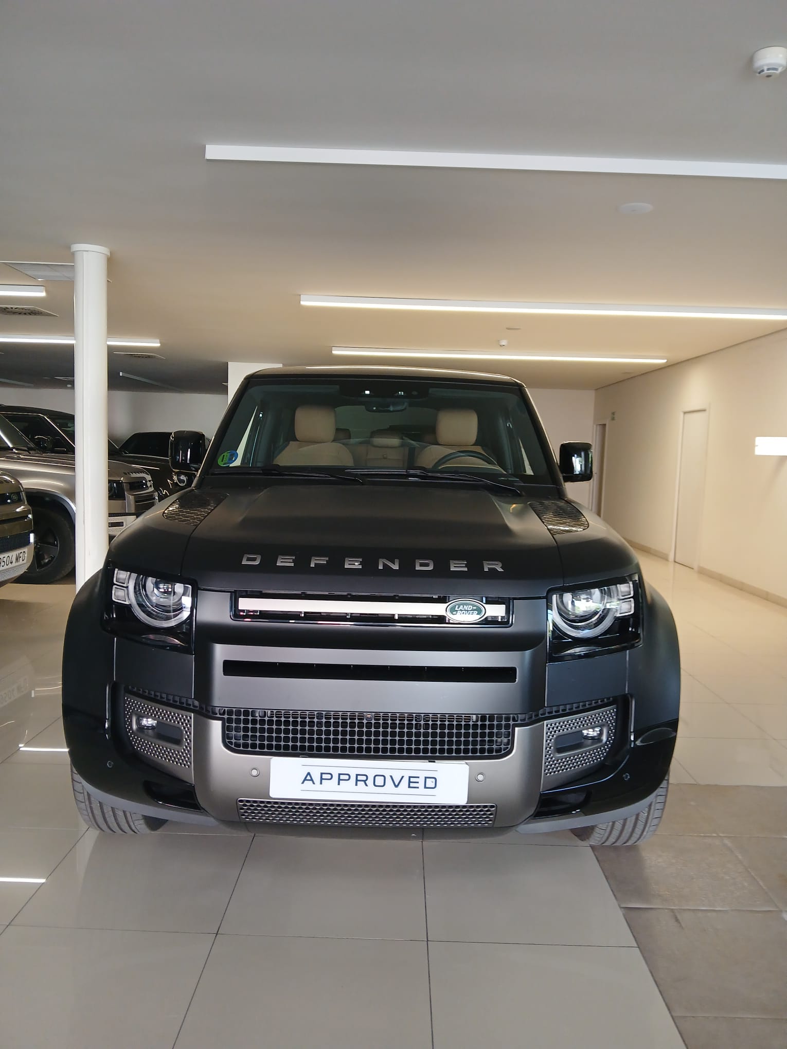 LAND ROVER Defender (3.0 D250 MHEV X-DYNAMIC SE 110 AUTO 4WD 249 5P) en Sev