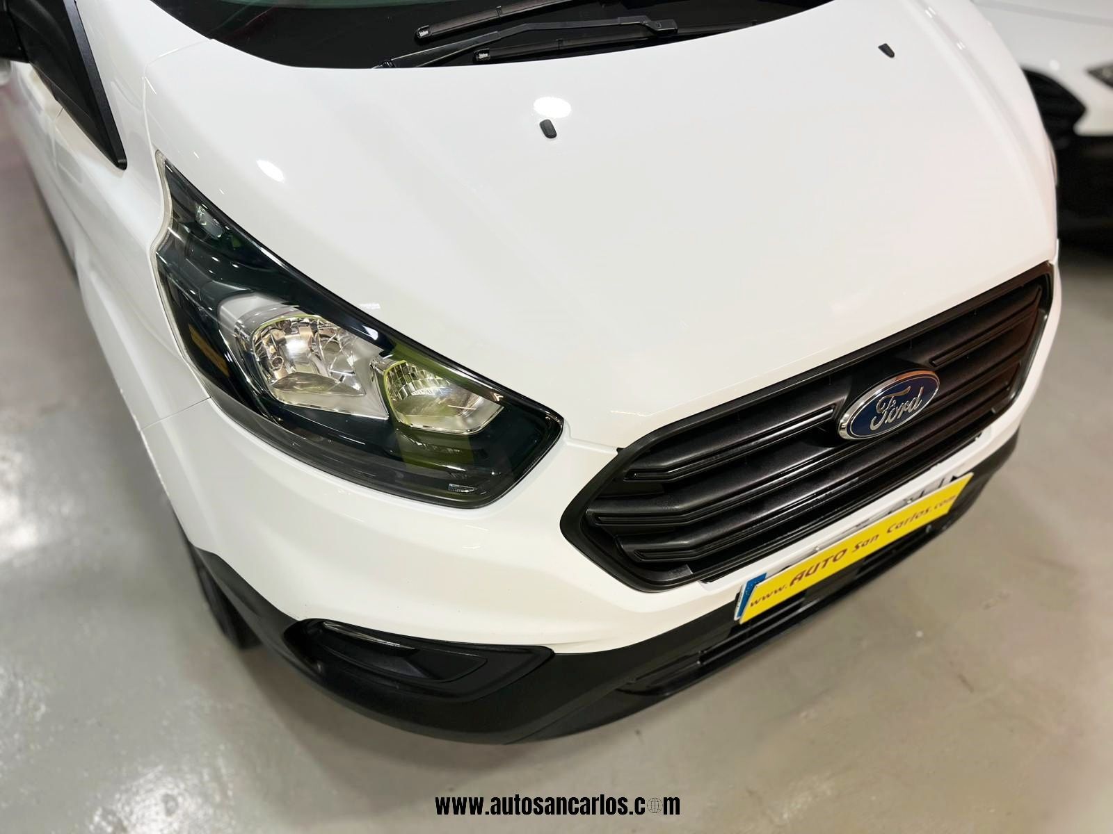 Foto del FORD Transit Custom FT 320 L1 Kombi Trend EcoBlue 130
