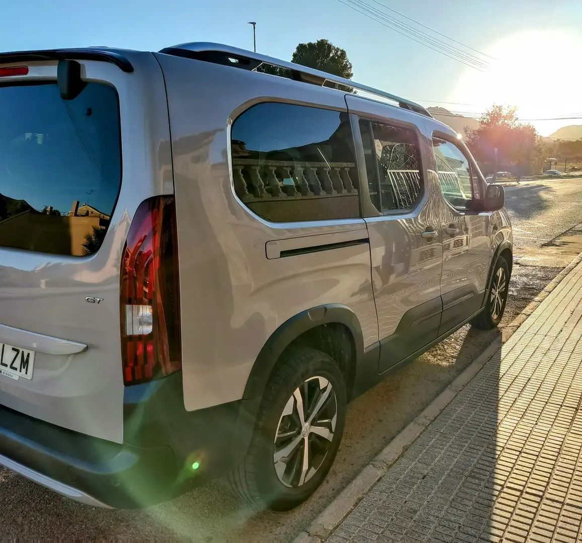 Foto del PEUGEOT Rifter 1.5BlueHDI S&S GT Business Standard 130