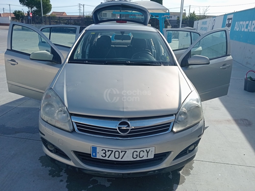 Foto del OPEL Astra GTC 1.7CDTi Cosmo
