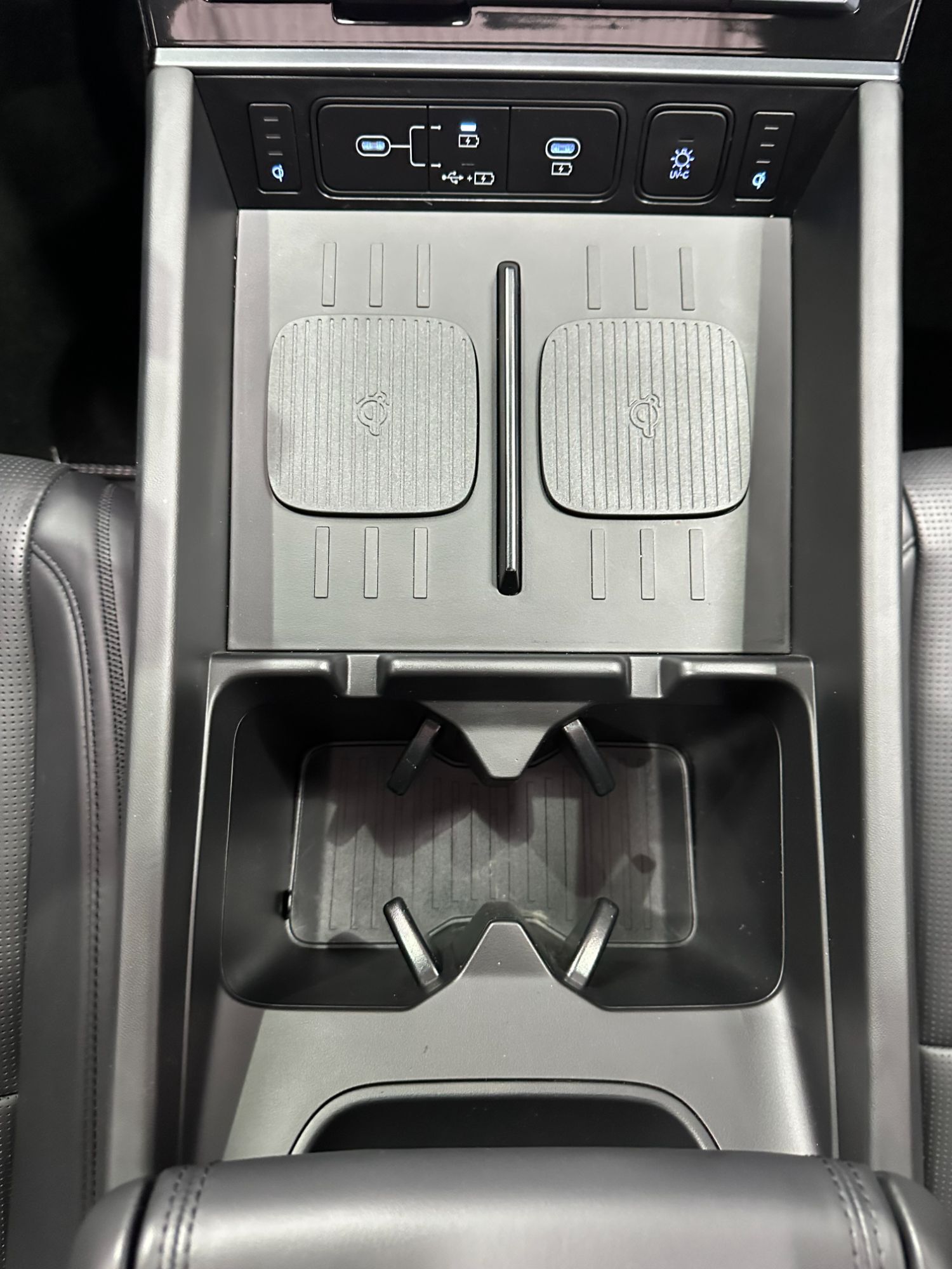 Foto del HYUNDAI Santa Fe 1.6TGDI HEV Calligraphy 4WD 6AT