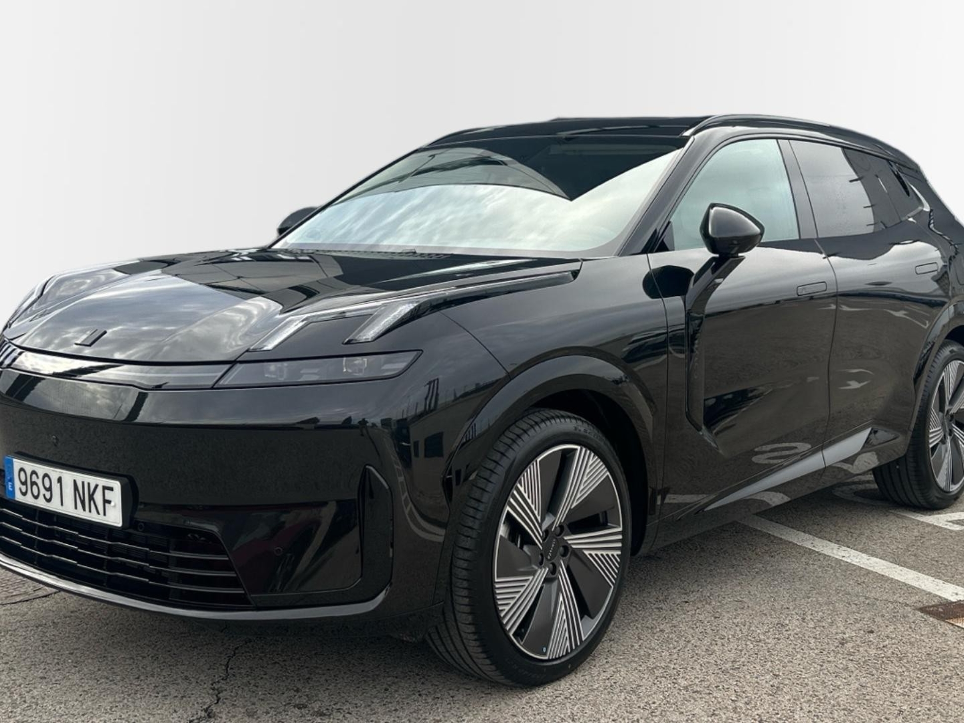 Imagen de LYNK & CO 08