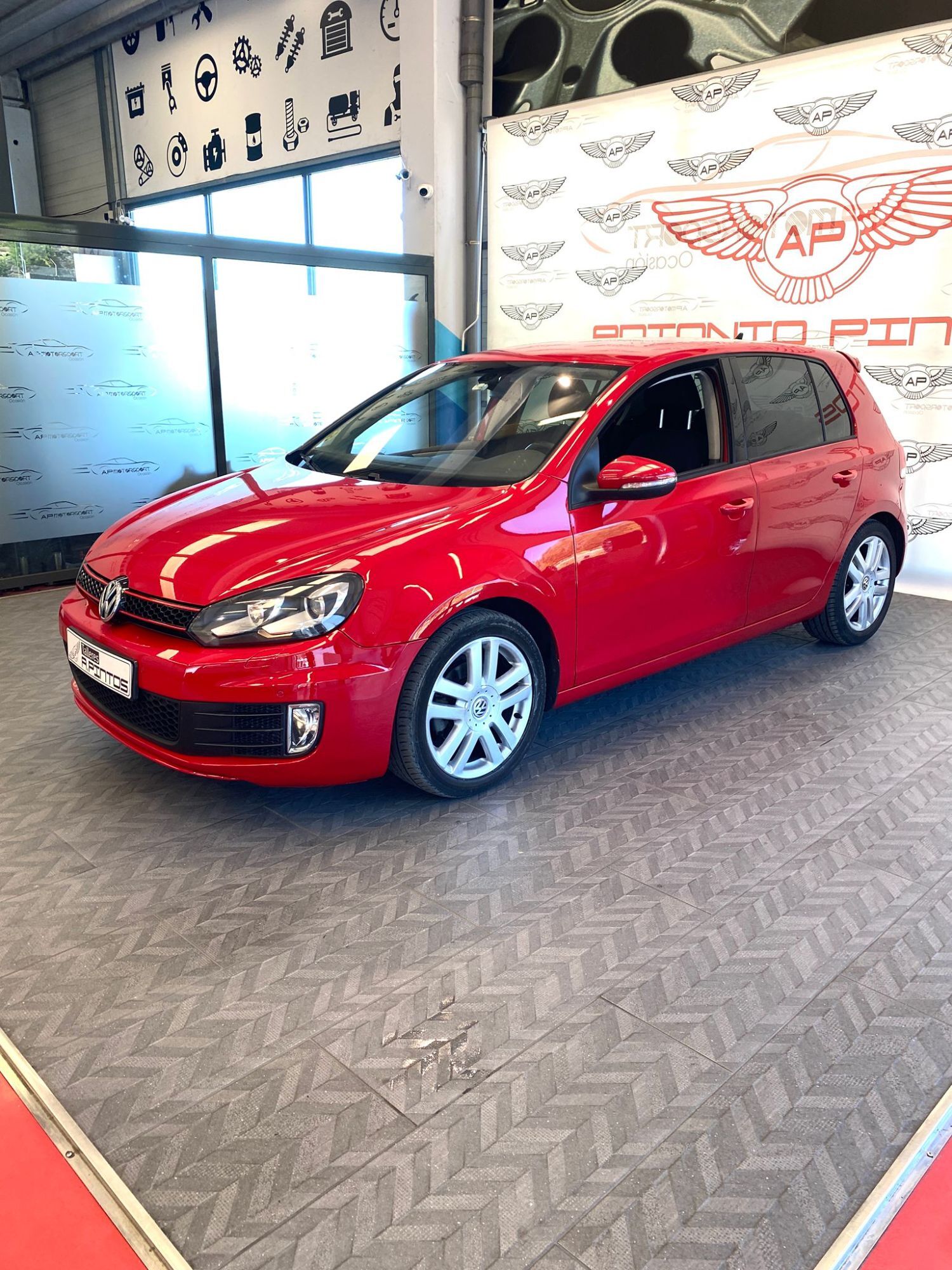 VOLKSWAGEN Golf (1.6TDI CR Sport DSG 105) en Pontevedra