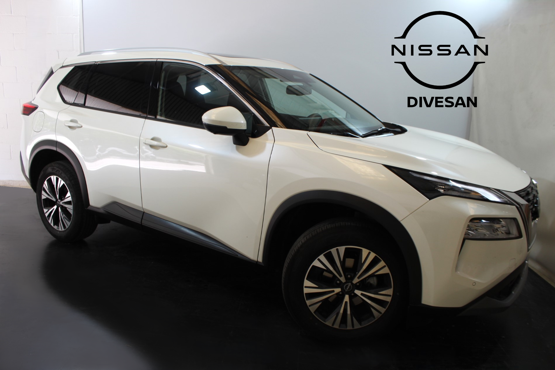 NISSAN X-Trail (1.5T MHEV 120KW CVT N-CONNECTA 5P XTRONIC (TECHO)) en Sevil