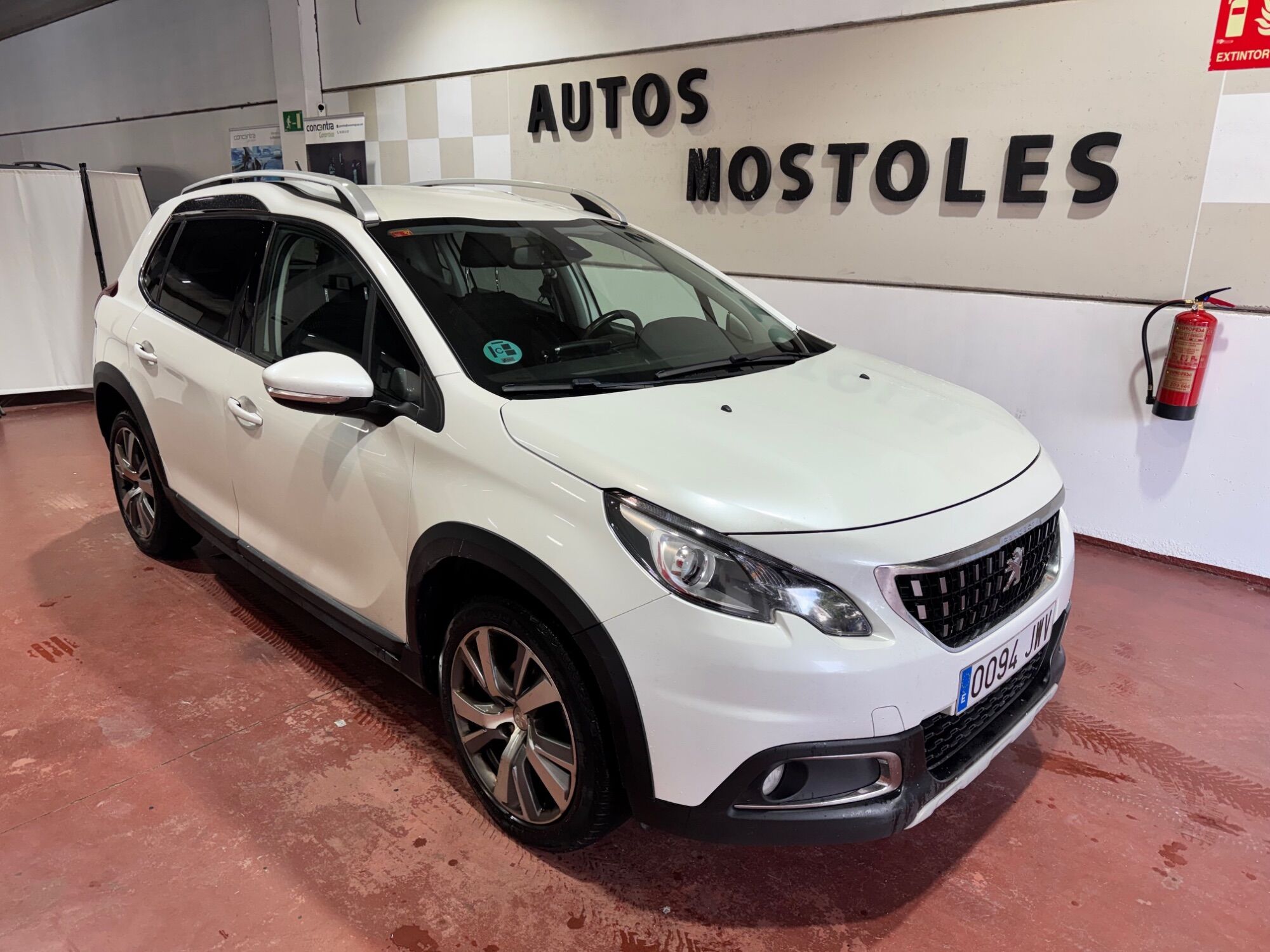 PEUGEOT 2008 (1.6 BlueHDI Style 100) en Madrid