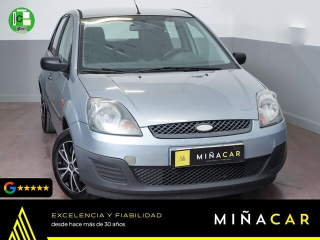 FORD Fiesta (1.3 Ambiente 51 kW (70 CV)) en Málaga