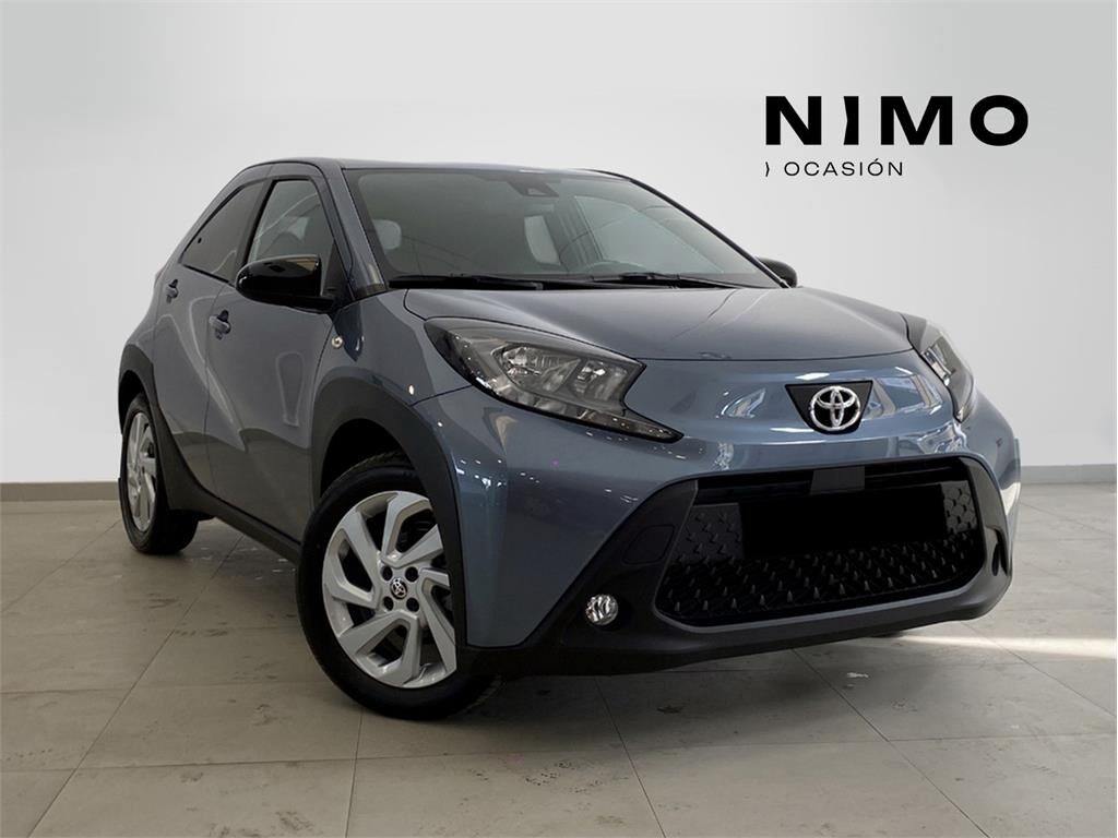 TOYOTA Aygo X Cross (1.0 VVT-I 72CV Play) en Sevilla