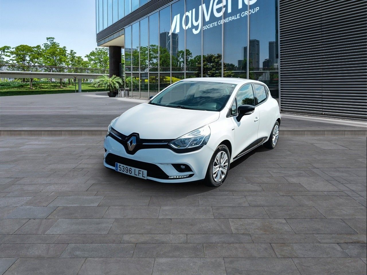 RENAULT Clio (Limited dCi 55 kW (75 CV)) en Madrid