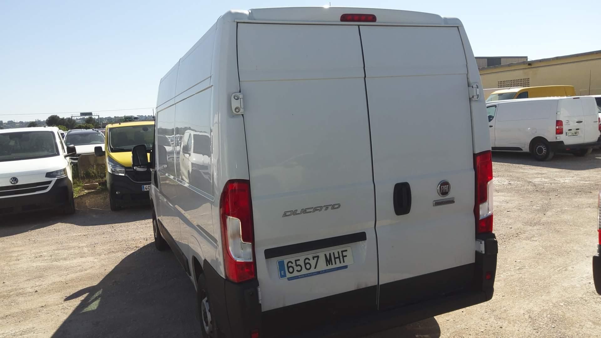 Foto del FIAT Ducato Fg. 35 2.2Mjt L2 H2 Easy Pro 140CV