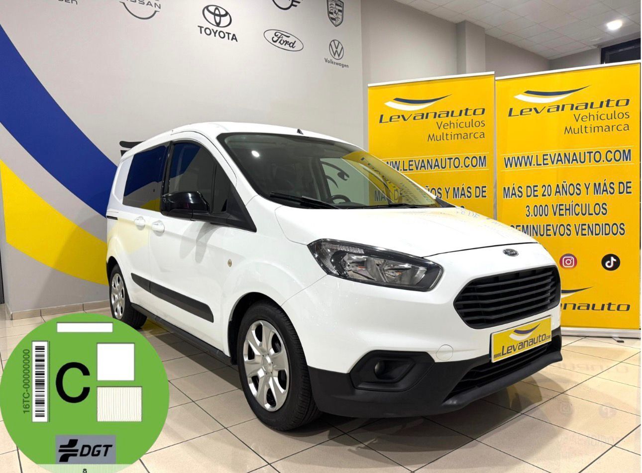FORD Tourneo Courier (1.5TDCi Ambiente 75) en Valencia