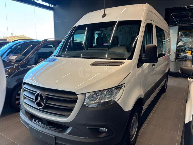 Foto del MERCEDES Sprinter Furgón 215CDI Medio T.E. tD