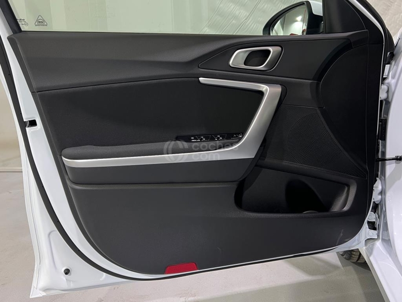Foto del KIA Ceed 1.0 MHEV Drive DCT 100