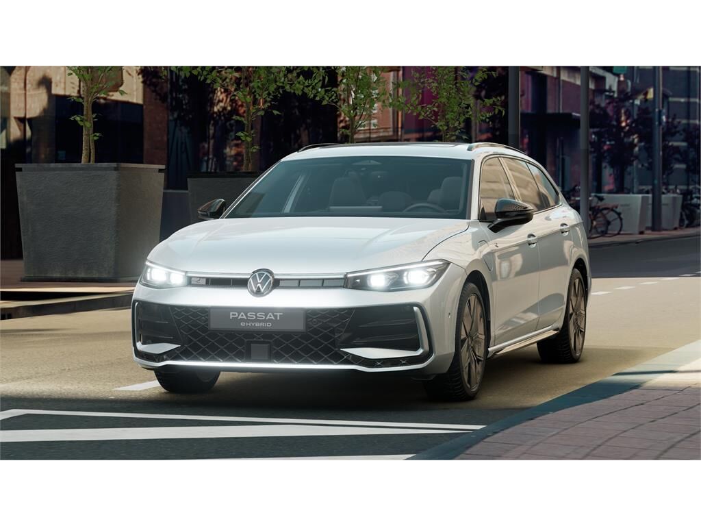 VOLKSWAGEN Passat (R-Line eHybrid (PHEV) 200kW (272CV) DSG) en Barcelona