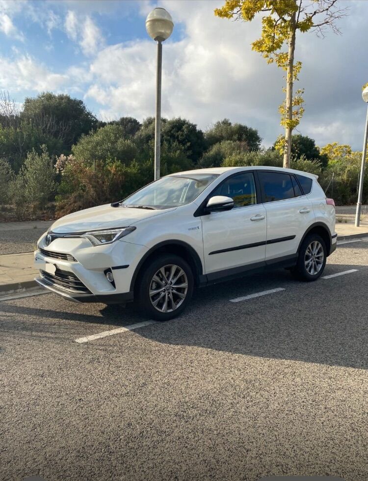 Foto del TOYOTA RAV-4 2.5 hybrid 2WD Advance